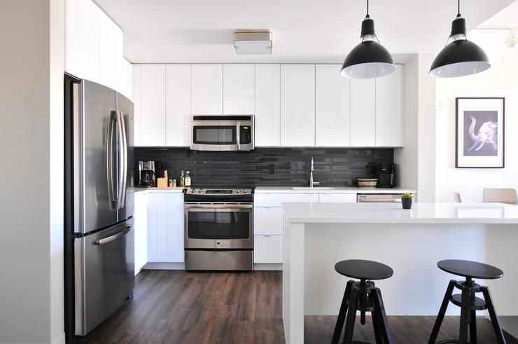 dark splashback geelong cabinets