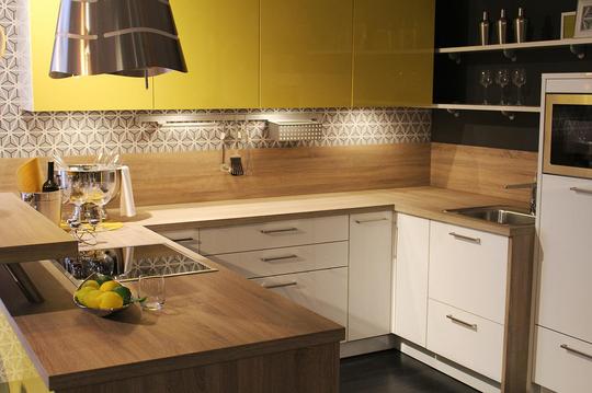 bright kitchen cabinets geelong